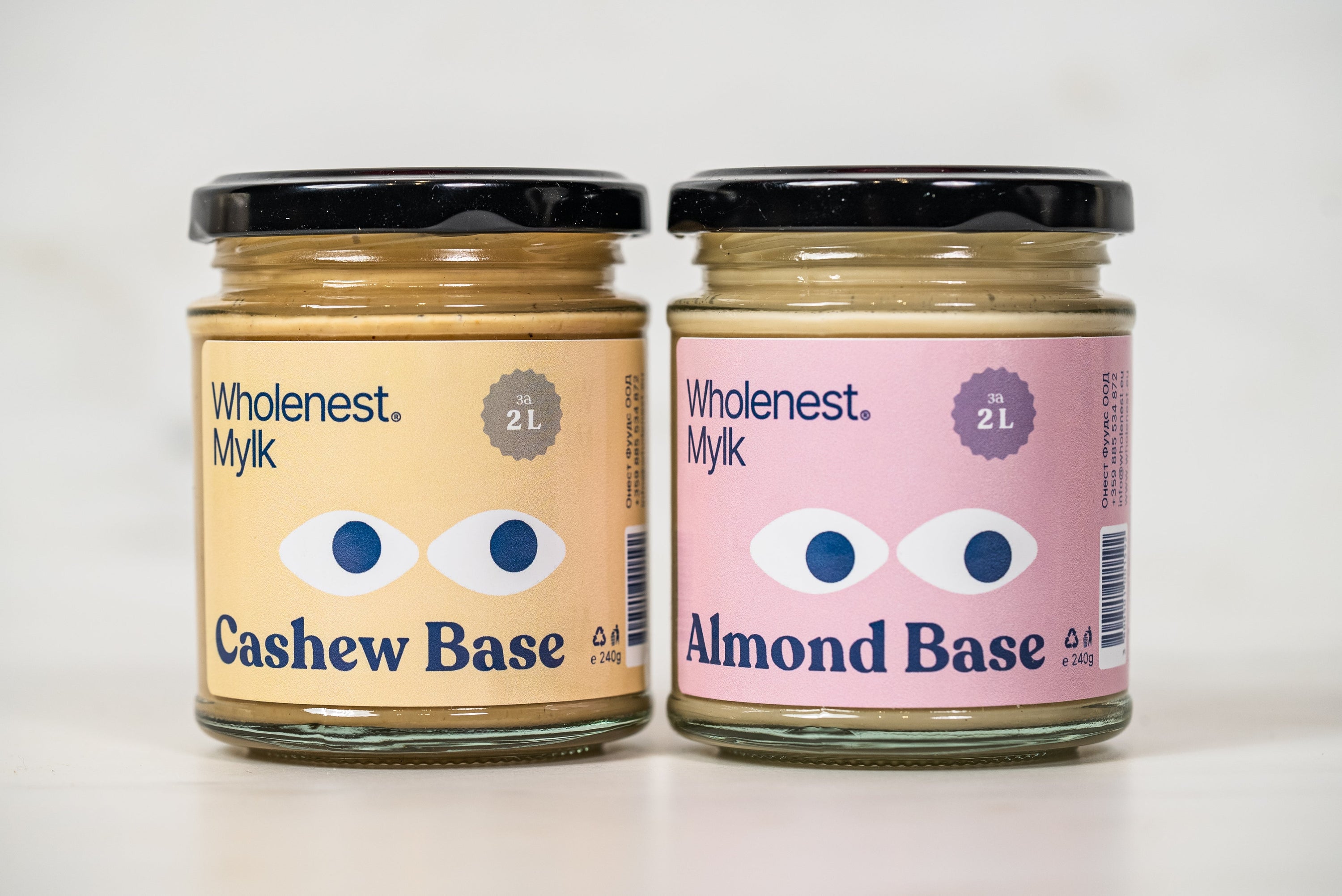 Добре Дошли в Бъдещето с Базите за Ядкови Млека Almond Base & Cashew Base